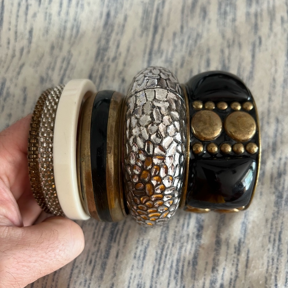 6 Women’s Bracelets 5 Metal White Hard Plastic Costume Jewelry Vintage Free Ship